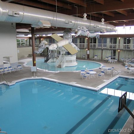 Atrium Hotel & Conference Center Hutchinson Luaran gambar
