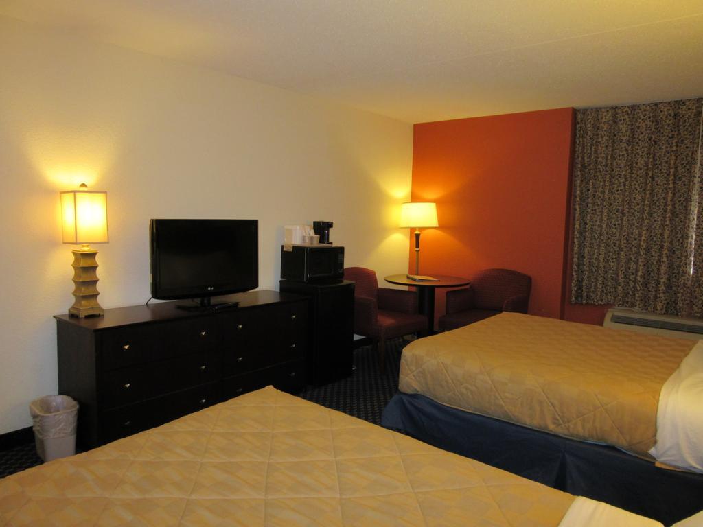 Atrium Hotel & Conference Center Hutchinson Luaran gambar