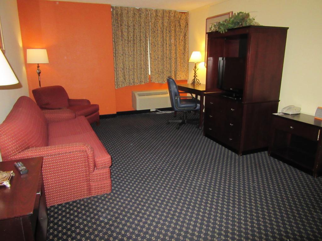 Atrium Hotel & Conference Center Hutchinson Luaran gambar