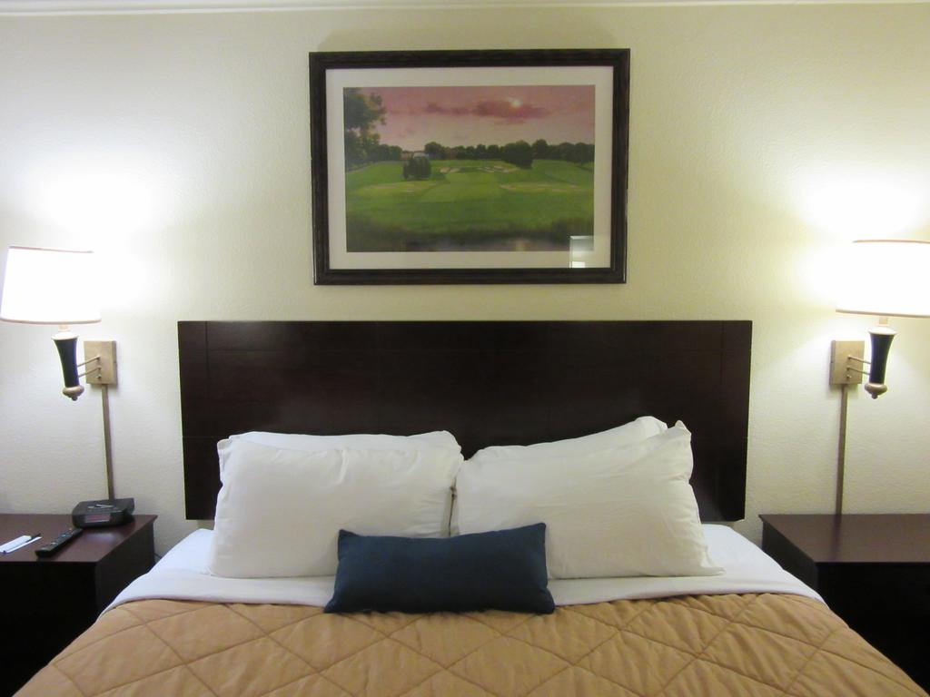 Atrium Hotel & Conference Center Hutchinson Luaran gambar