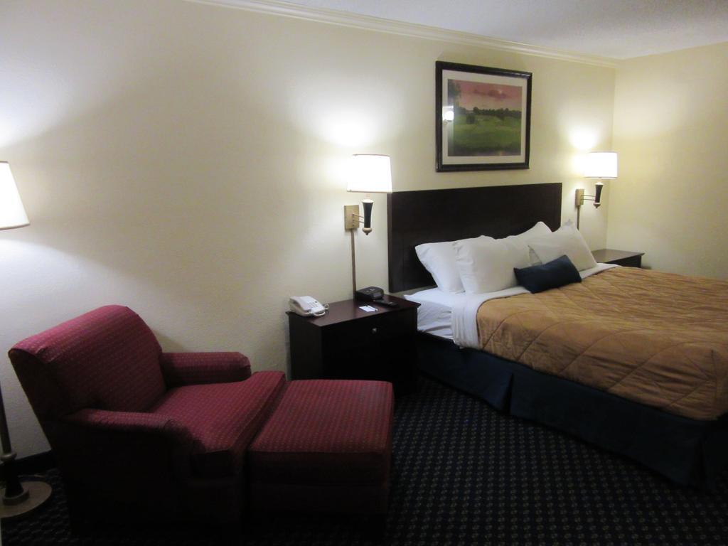Atrium Hotel & Conference Center Hutchinson Luaran gambar