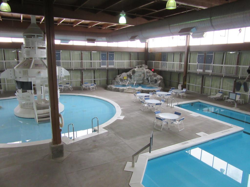 Atrium Hotel & Conference Center Hutchinson Luaran gambar