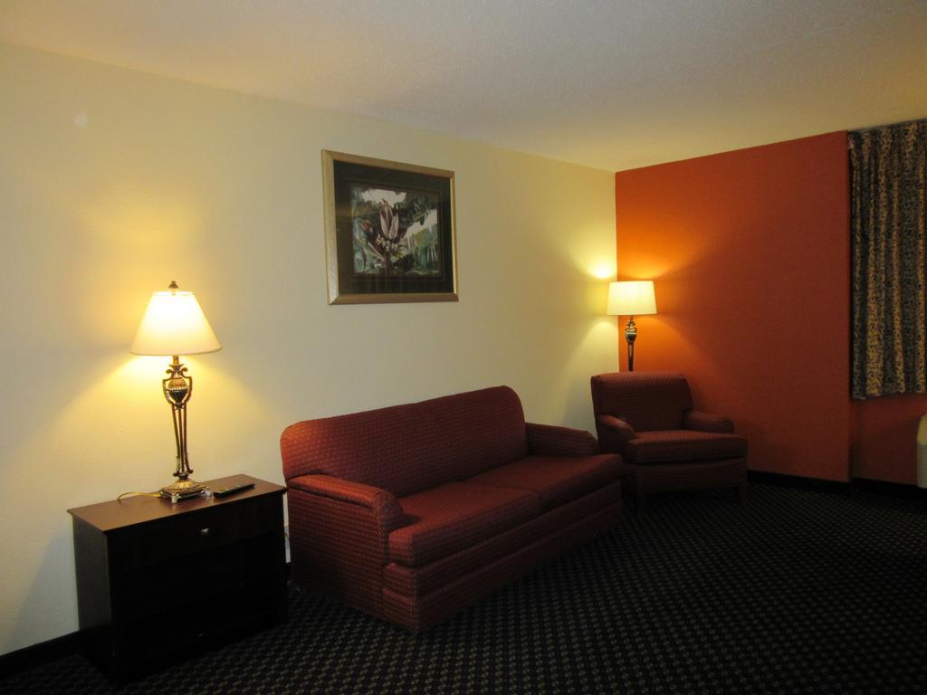 Atrium Hotel & Conference Center Hutchinson Luaran gambar