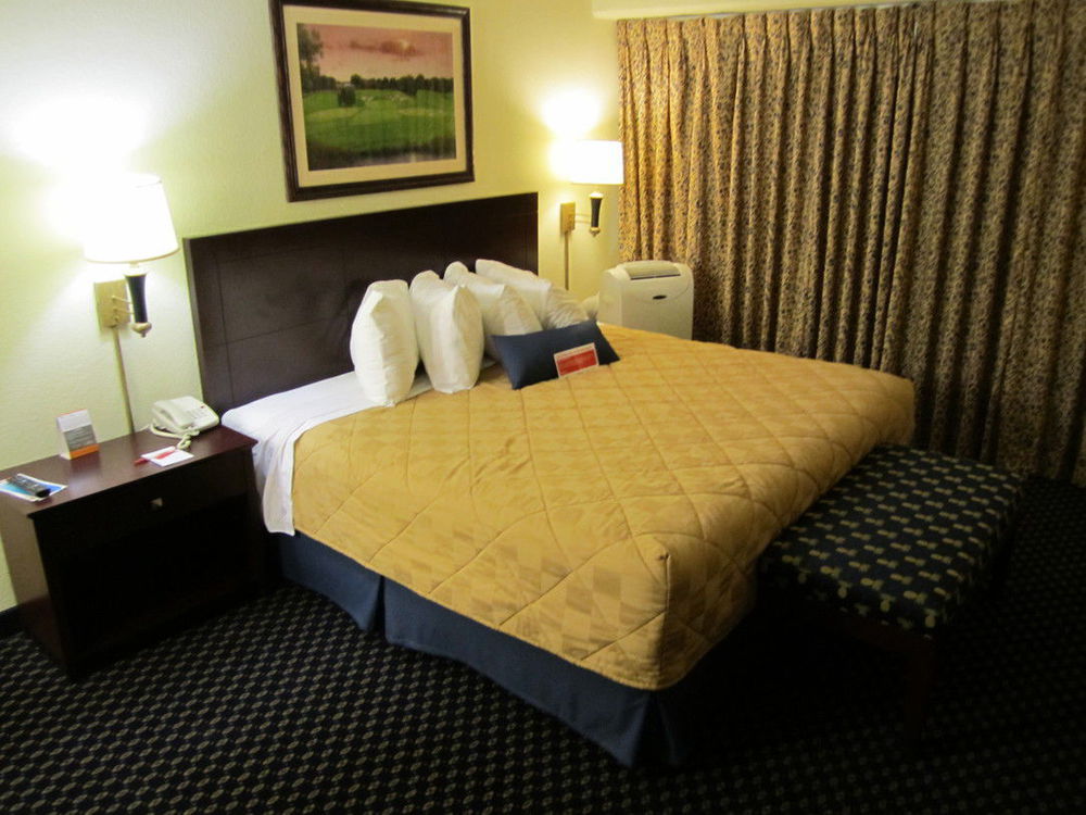 Atrium Hotel & Conference Center Hutchinson Bilik gambar